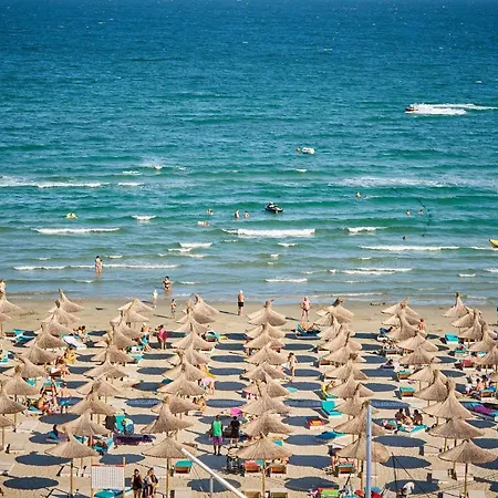 Sunshine - N Pool Resort, La Mare, 3 شقة *