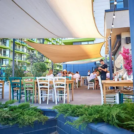 Sunshine - N Pool Resort, La Mare, 3 شقة