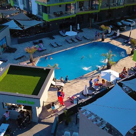 Sunshine - N Pool Resort, La Mare, 3 شقة