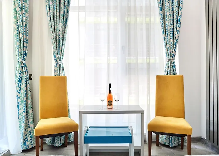 Sunshine - N Pool Resort, La Mare, 3