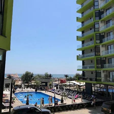 Apartmán Sunshine - N Pool Resort, La Mare, 3 *