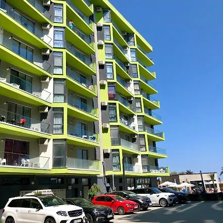 Apartmán Sunshine - N Pool Resort, La Mare, 3 *