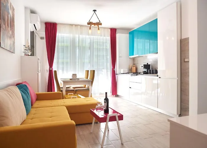 Sunshine - N Pool Resort, La Mare, 3 * Нэводари